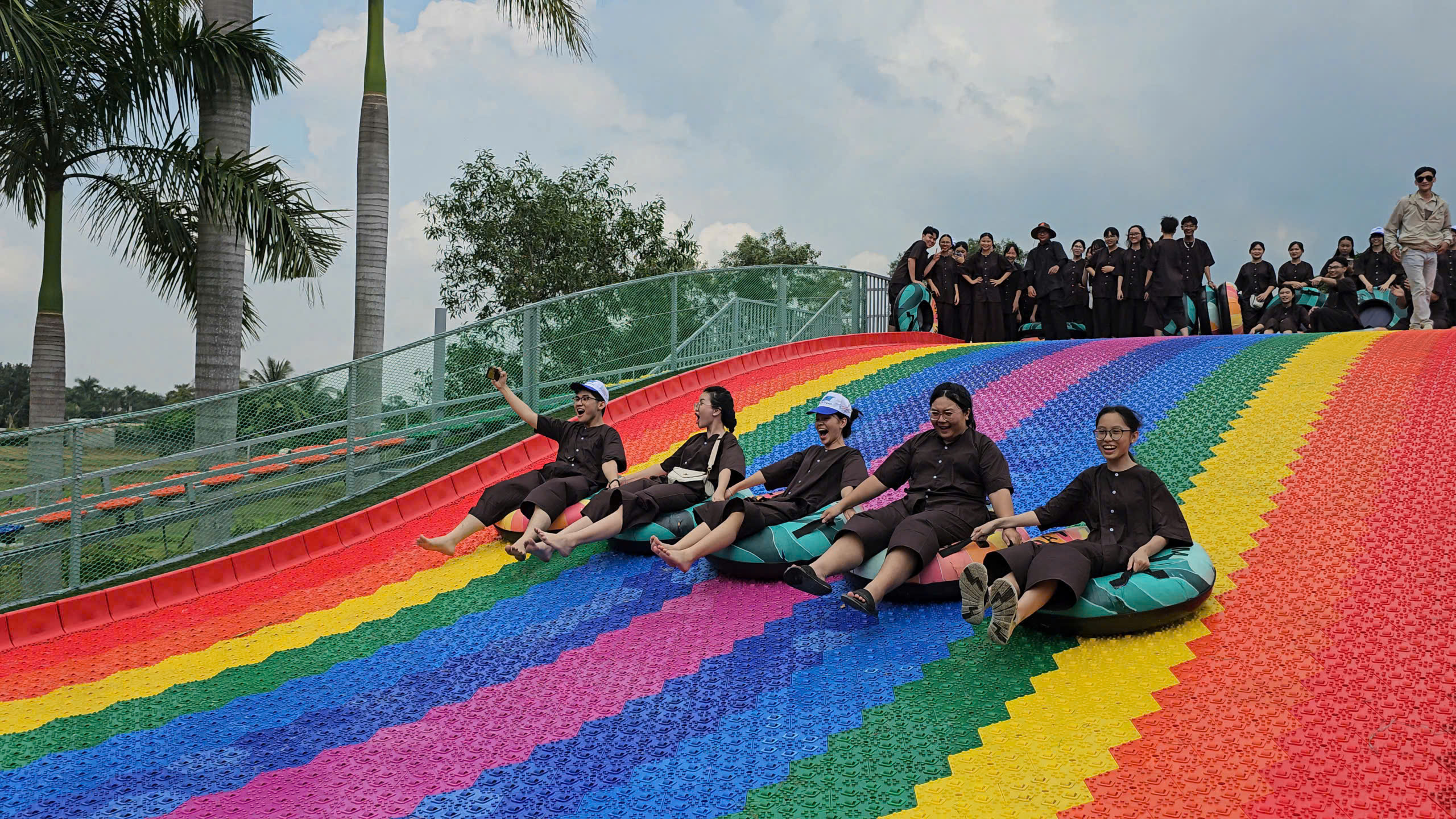 Gợi Ý Lịch Trình Du Lịch Đất Thép Farm 1 Ngày Hấp Dẫn Năm 2026