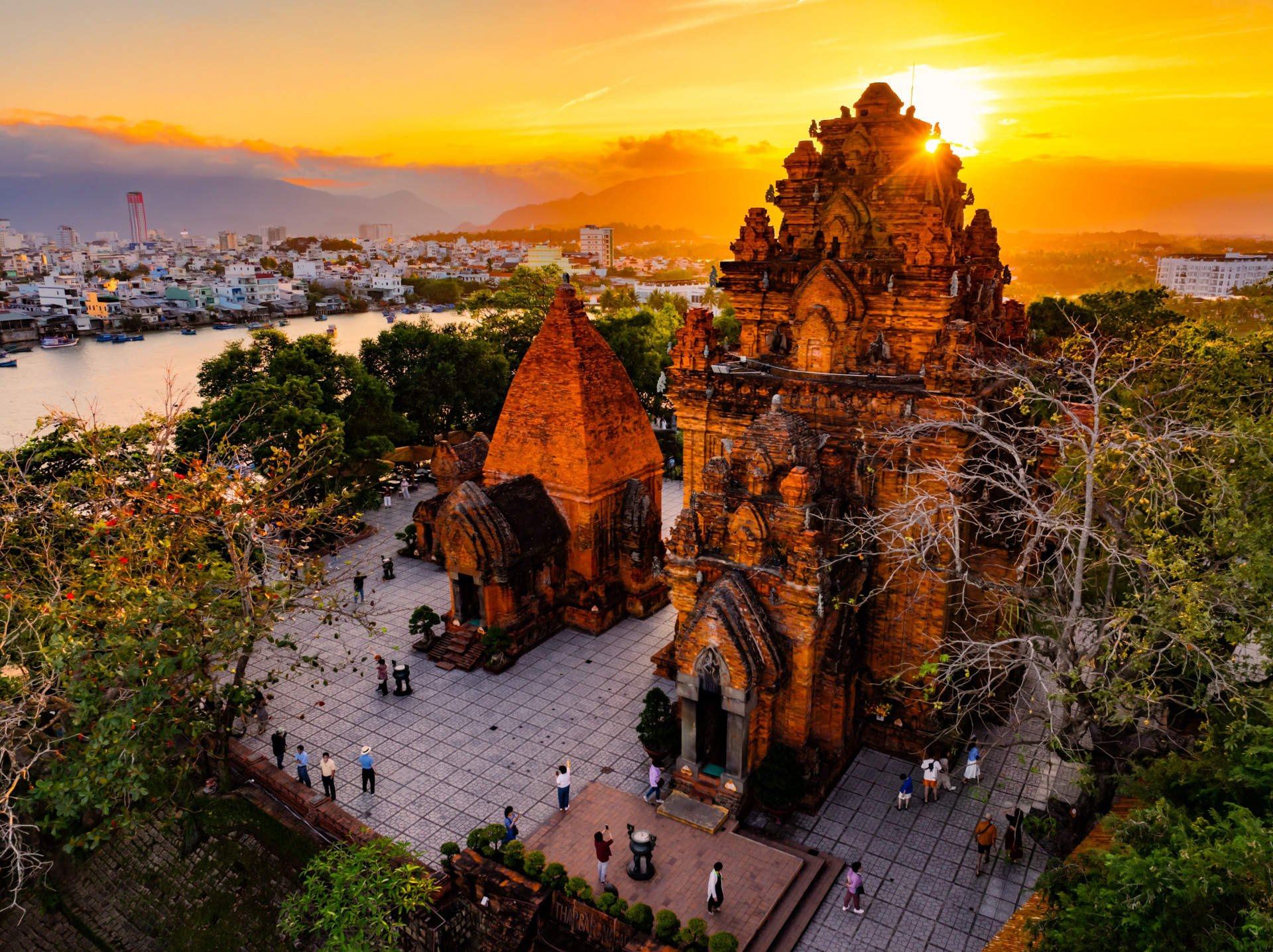 Trọn Bộ Kinh Nghiệm Du Lịch Nha Trang 2 Ngày 1 Đêm Chi Tiết