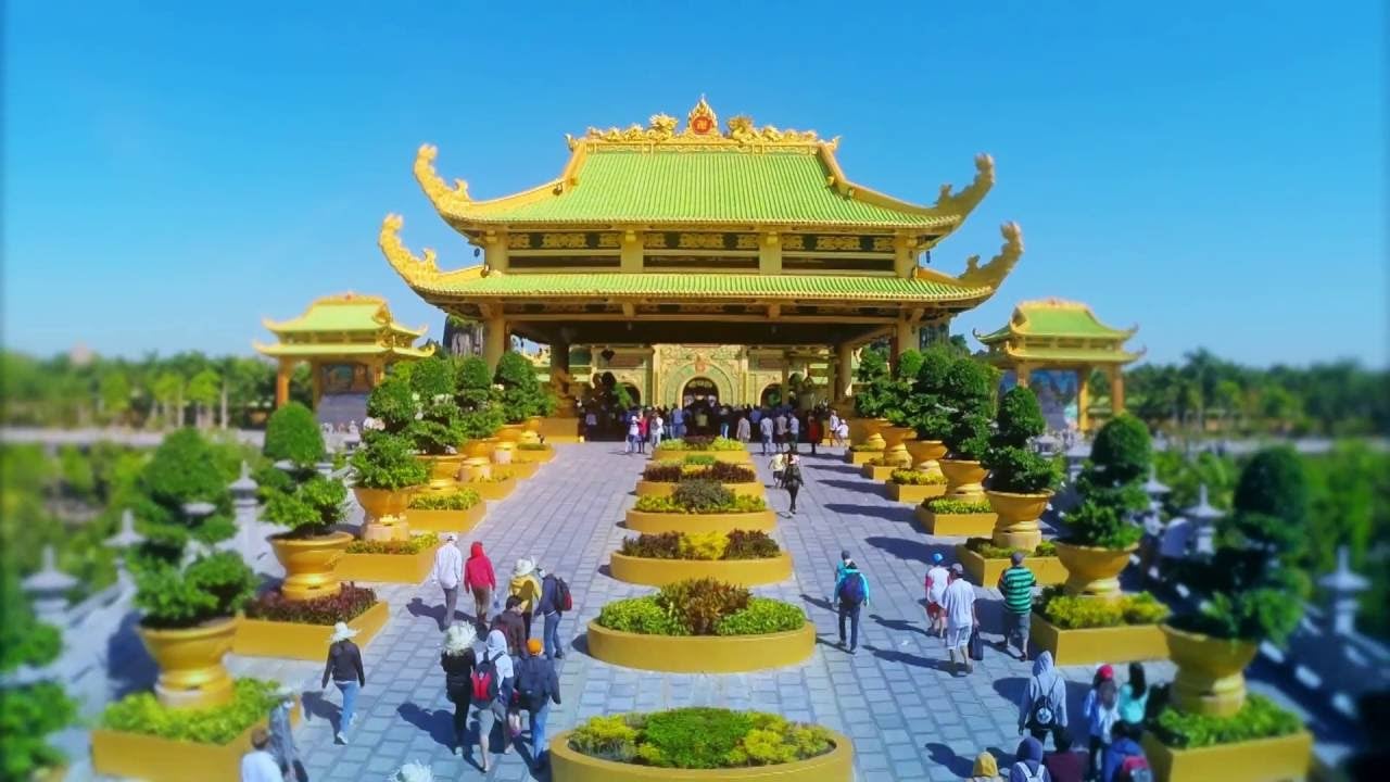 Bật Mí Các Địa Điểm Ăn Uống Ngon Gần Đại Nam Cho Ngày Vui Chơi Trọn Vẹn
